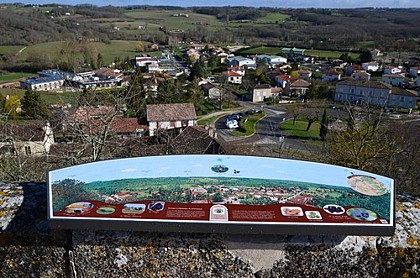 Tournon-d'Agenais / Rond-point de la bastide
