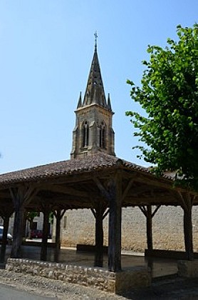Laparade - église et halle