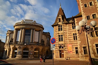 Agen / Mairie-Musée-Théatre