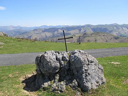 La croix du Col d'Urdanzia