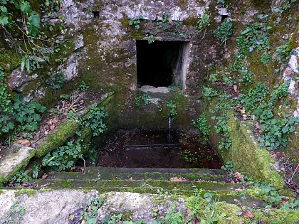 The fountain Péline.
