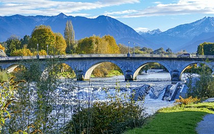 The riverbanks of the Gave