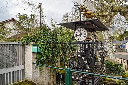 A. Horloge mécanique