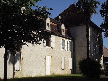 Manor house (built heritage)