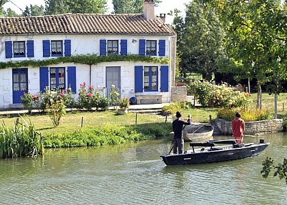 La maison aux volets bleus