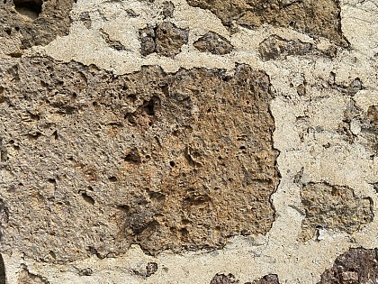 Bâtiment à brèche d'impact