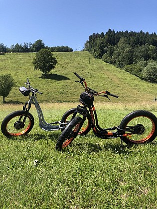 Ain'sTemps Loisirs : swincars et trottinettes tout-terrain électriques sur le Plateau de Retord