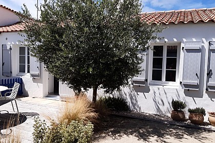 MAISON DE PAYS RÉNOVÉE À 550M DE LA PLAGE À BARBÂTRE SUR L'ILE DE NOIRMOUTIER