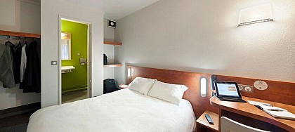 Hôtel B & B - 2 (Hôtels)