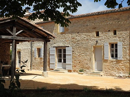 Chambre en pierre - Gîte Villeréal