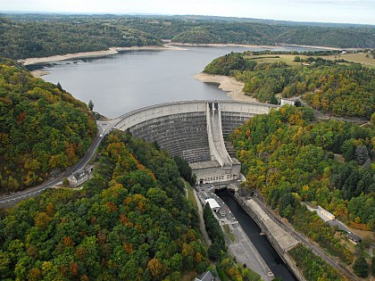 Barrage de Bort-les-Orgues et son Espace EDF Odyssélec