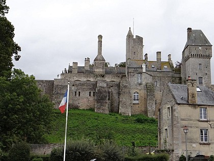 Château médiéval de Creully - Musée de la radio