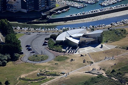 Gare Caen  Centre Juno Beach à vélo