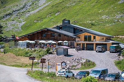 Refuge-auberge du Col de l'Arpettaz