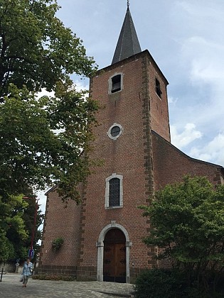 Le château d’Ottignies et l’église Saint-Remy