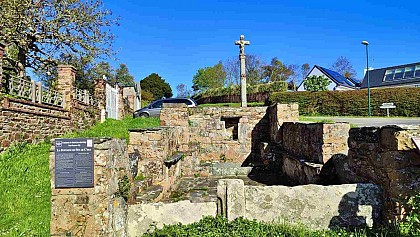 Calvaire et fontaine