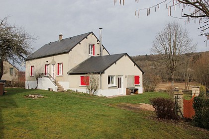 La maison au bord du lac de Pannecière