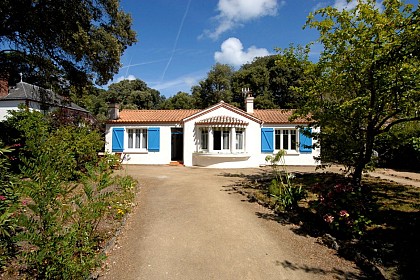 MAISON DE VACANCES DANS LE BOIS DE LA CHAISE, PROCHE PLAGE DES DAMES SUR L'ÎLE DE NOIRMOUTIER