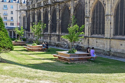 Picnic area - Saint-Pierre Church