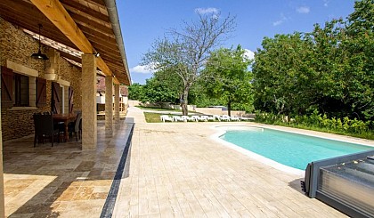 Gîte de charme La Noyeraie , piscine chauffée proche de Sarlat