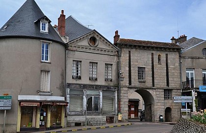Porte Notre-Dame et les fortifications