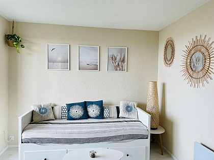 Madame Jennifer RAYMOND