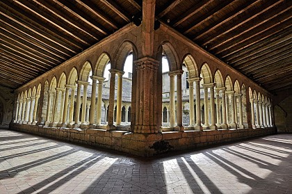 Eglise collégiale et son cloître