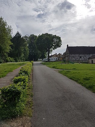 Aire de services de Saint-Fargeau