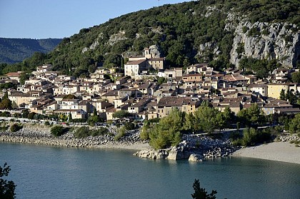 Le village de Bauduen