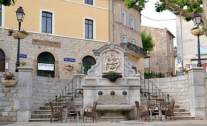 La fontaine aux deux enfants