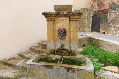 Fontaine rue de la mairie