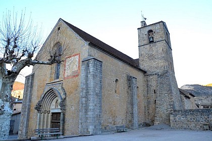 Une cathédrale dans les Alpes de Haute Provence