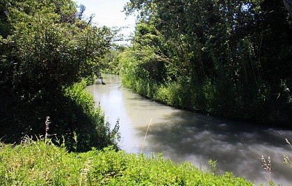 The Baux valley canal