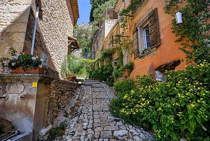 Fontaine-lavoir de Joucas