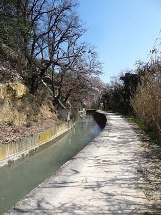 Canal of the southern Luberon