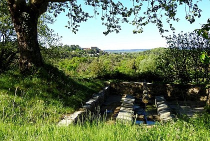 Le lavoir des Glayes