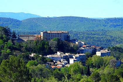 Le village et son château