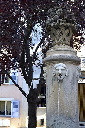 La place des Anciennes Écoles