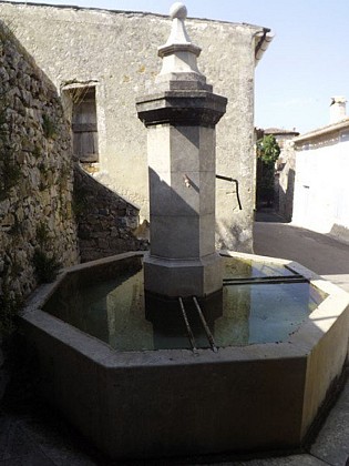 The wash fountain of the town