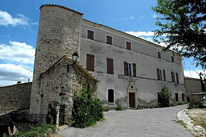 Revest-des-Brousses, village de caractère