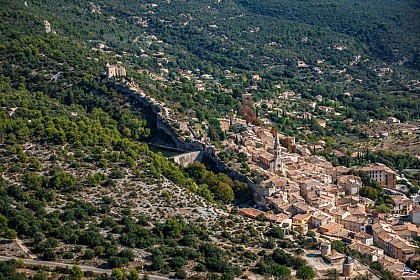Saint Sat', a hilltop village