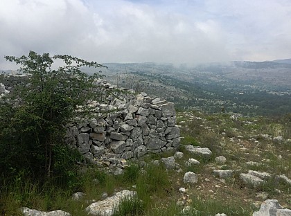 Dry stone