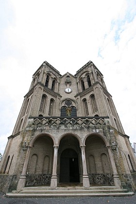 Eglise Saint-Charles de Marnaval