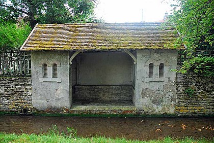 LAVOIR DE L'ENTRE DEUX EAUX (2)