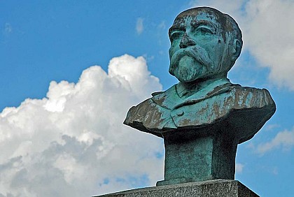 PLACE ANDRE THEURIET