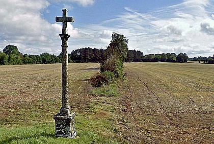 CROIX DE CHAMARANDE A PERRANCEY