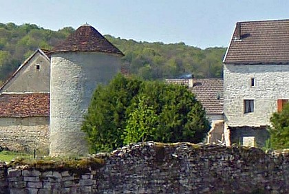 COLOMBIER DU CHATEAU DE SANTENOGE