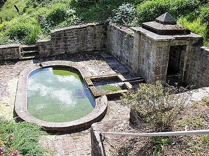 FONTAINE-LAVOIR DITE DU CHATEAU A LA ROCHELLE