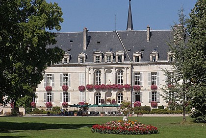 CHATEAU D'ARC-EN-BARROIS