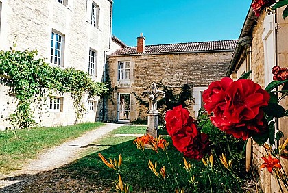 MAISON DE COURCELLES